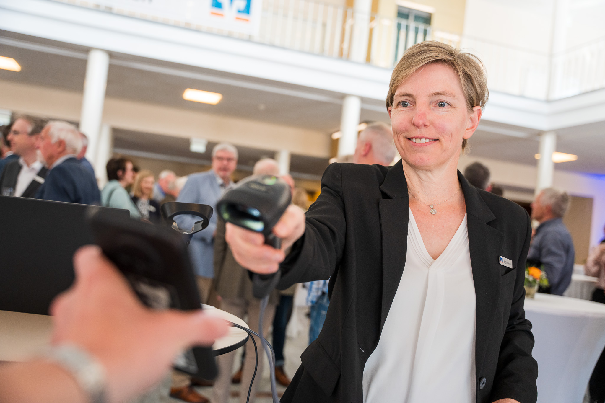 Birgit Wagner empfängt die Gäste der Vertreterversammlung